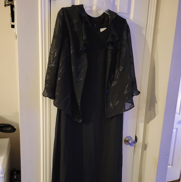 Studio C Dresses & Skirts - 18w 2 piece black dress